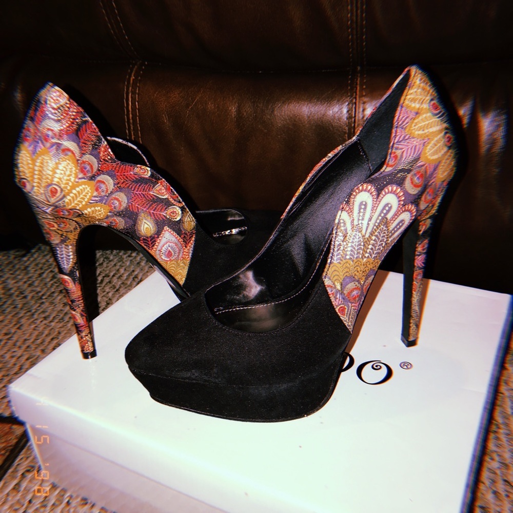 NWT size 7.5 shoes